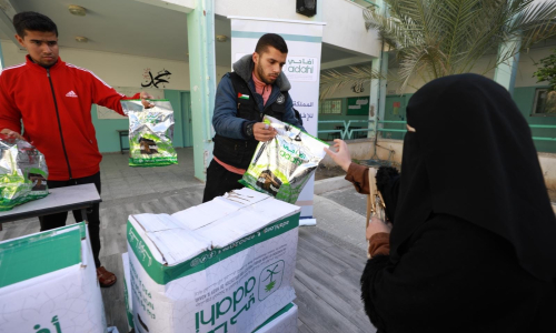 تفاصيل عملية توزيع لحوم الأضاحي المُقدّمة من السعودية على مستحقيها بغزة !